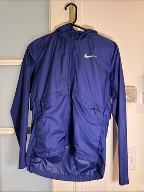 Nike Men's Royal Blue Hooded Windbreaker Jacket